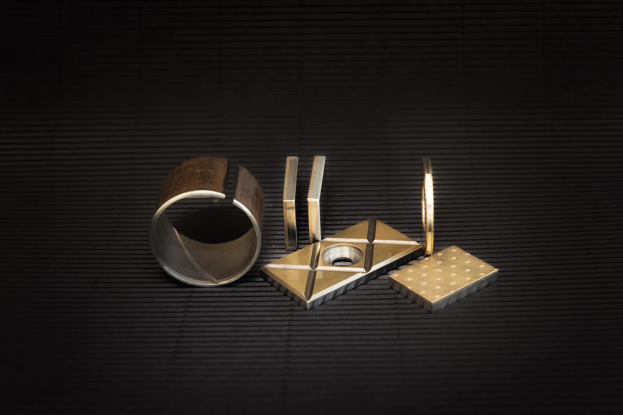 Bimetallic plain multi-layer bronze bearings